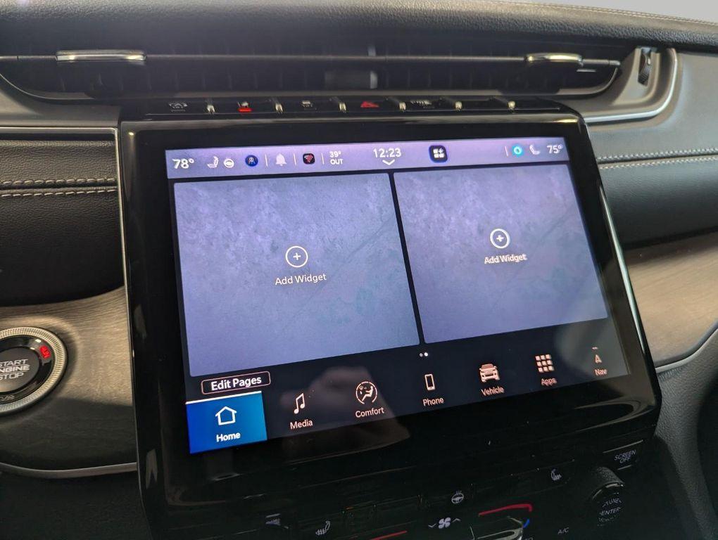 new 2025 Jeep Grand Cherokee L car, priced at $43,325