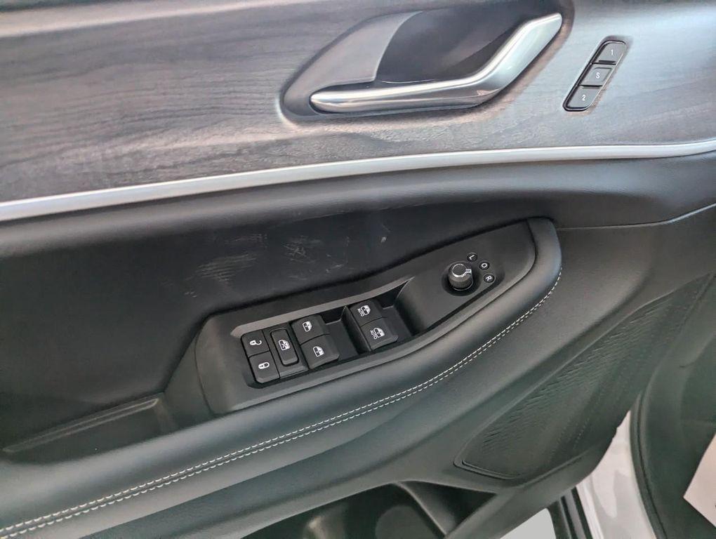 new 2025 Jeep Grand Cherokee L car, priced at $49,525