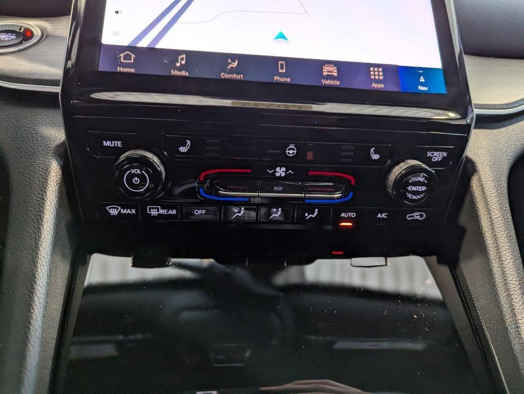 new 2025 Jeep Grand Cherokee L car, priced at $49,025