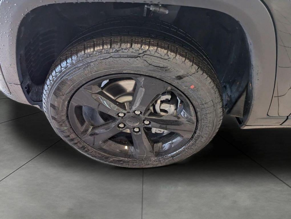 new 2025 Jeep Grand Cherokee L car, priced at $49,025