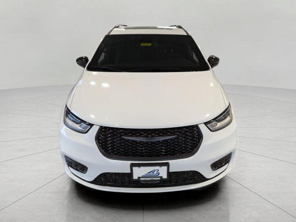 new 2026 Chrysler Pacifica car, priced at $52,512