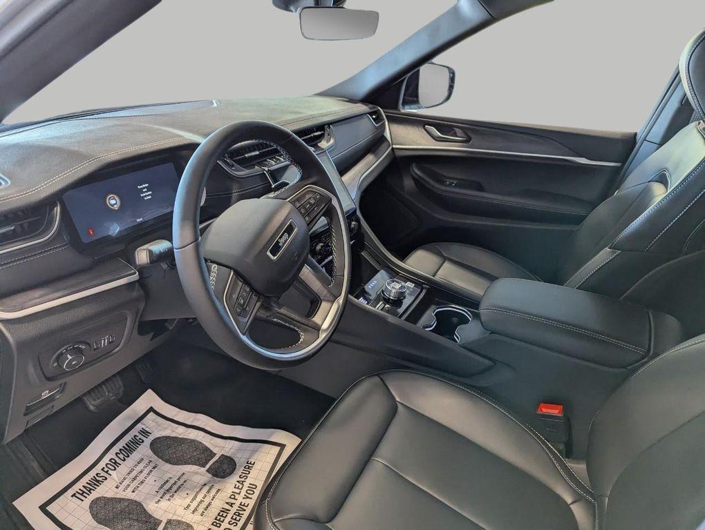 new 2025 Jeep Grand Cherokee car, priced at $47,725