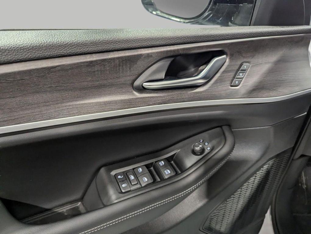 new 2025 Jeep Grand Cherokee car, priced at $44,725