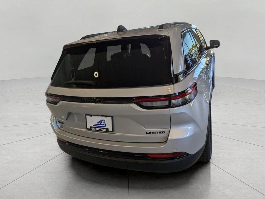 new 2025 Jeep Grand Cherokee car, priced at $47,725