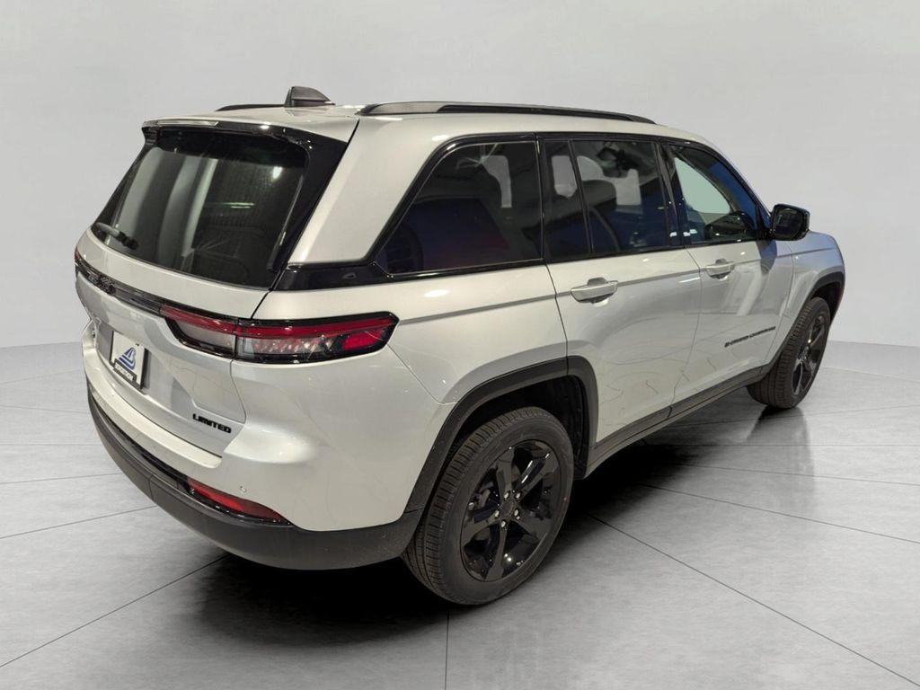 new 2025 Jeep Grand Cherokee car, priced at $44,725