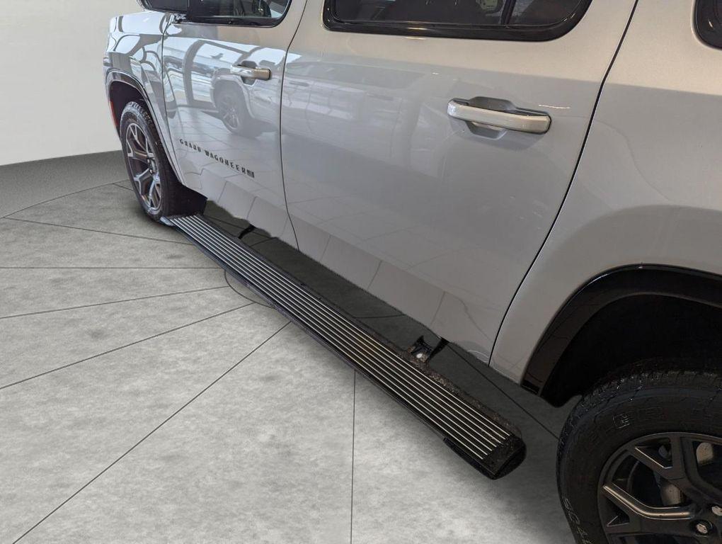 new 2026 Jeep Grand Wagoneer L car, priced at $76,154