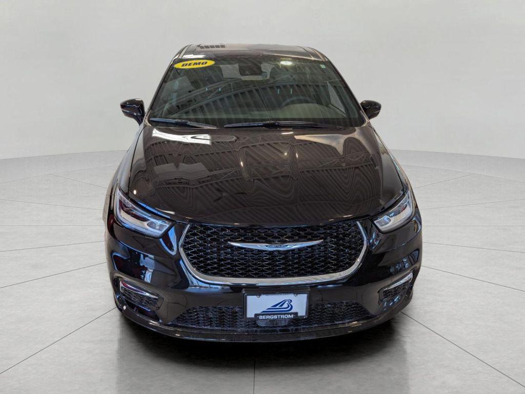 new 2026 Chrysler Pacifica car, priced at $38,365