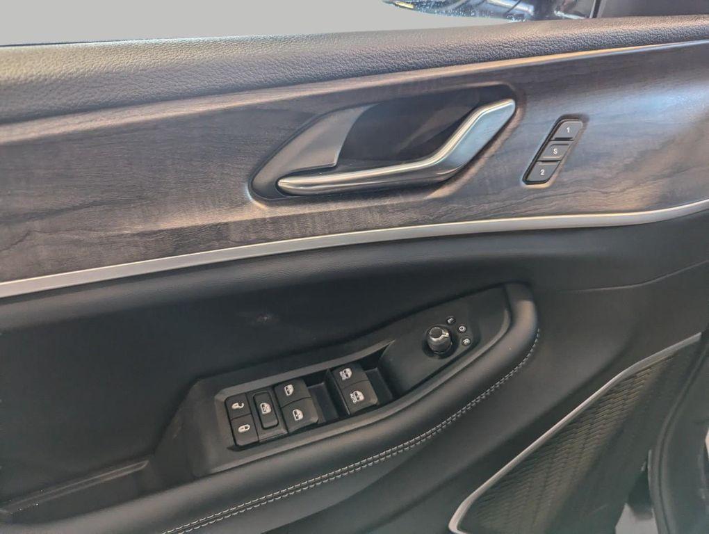 new 2026 Jeep Grand Cherokee car, priced at $50,372