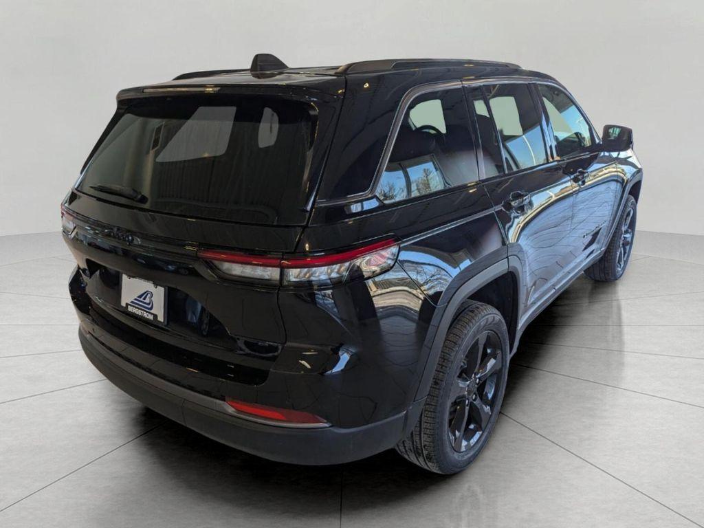 new 2026 Jeep Grand Cherokee car, priced at $50,372