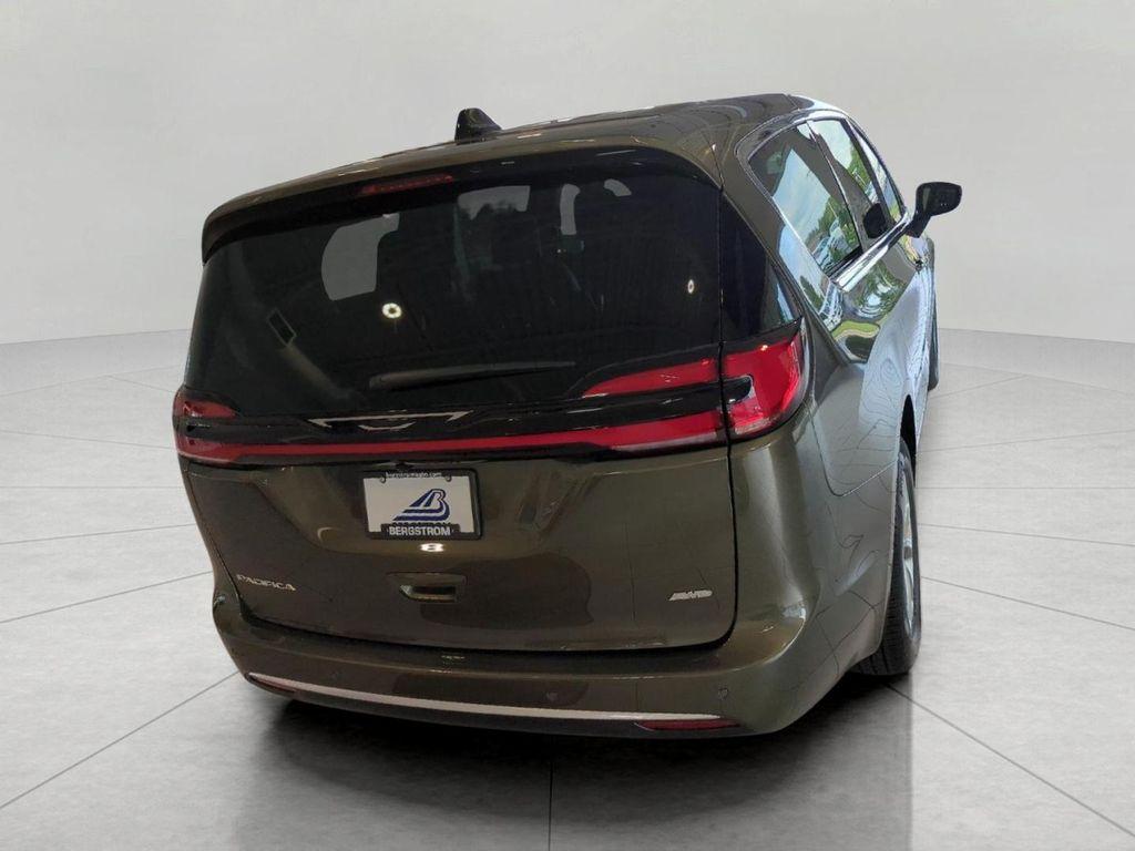 new 2027 Chrysler Pacifica car, priced at $46,531