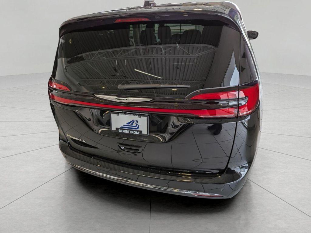 new 2026 Chrysler Pacifica car, priced at $38,445