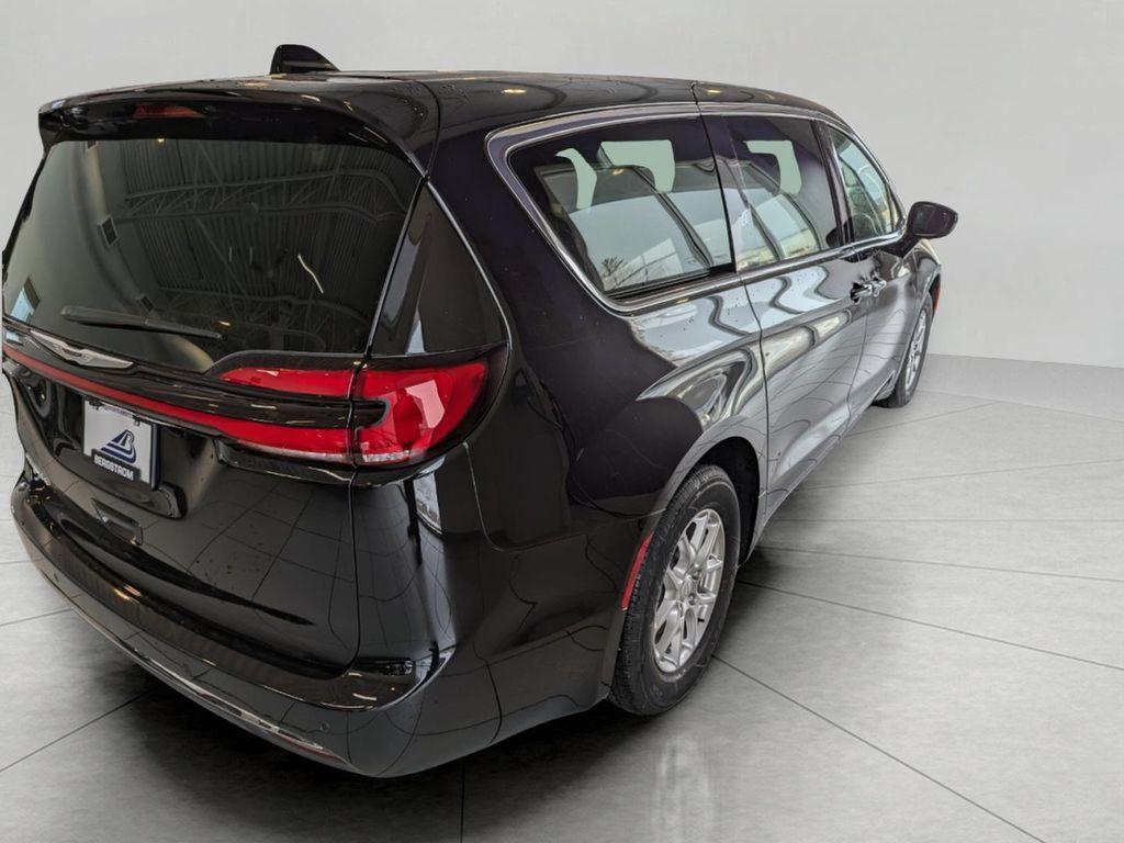 new 2026 Chrysler Pacifica car, priced at $38,445