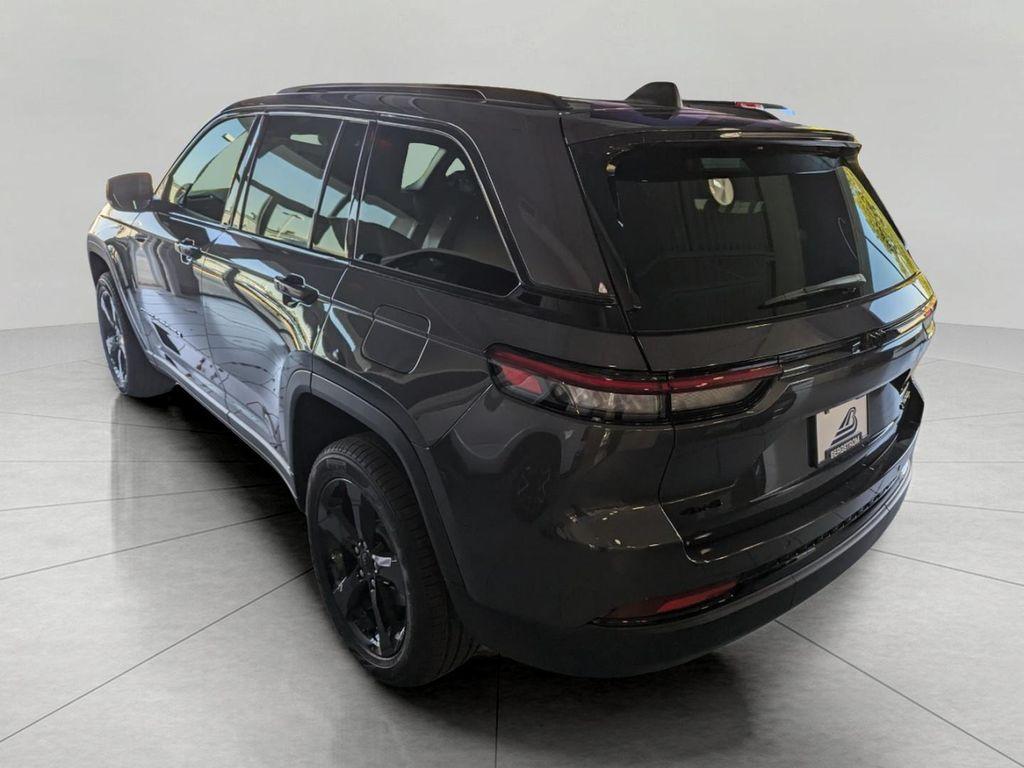 new 2025 Jeep Grand Cherokee car, priced at $47,725
