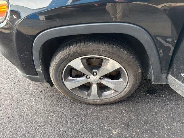 used 2020 Jeep Cherokee car, priced at $16,500