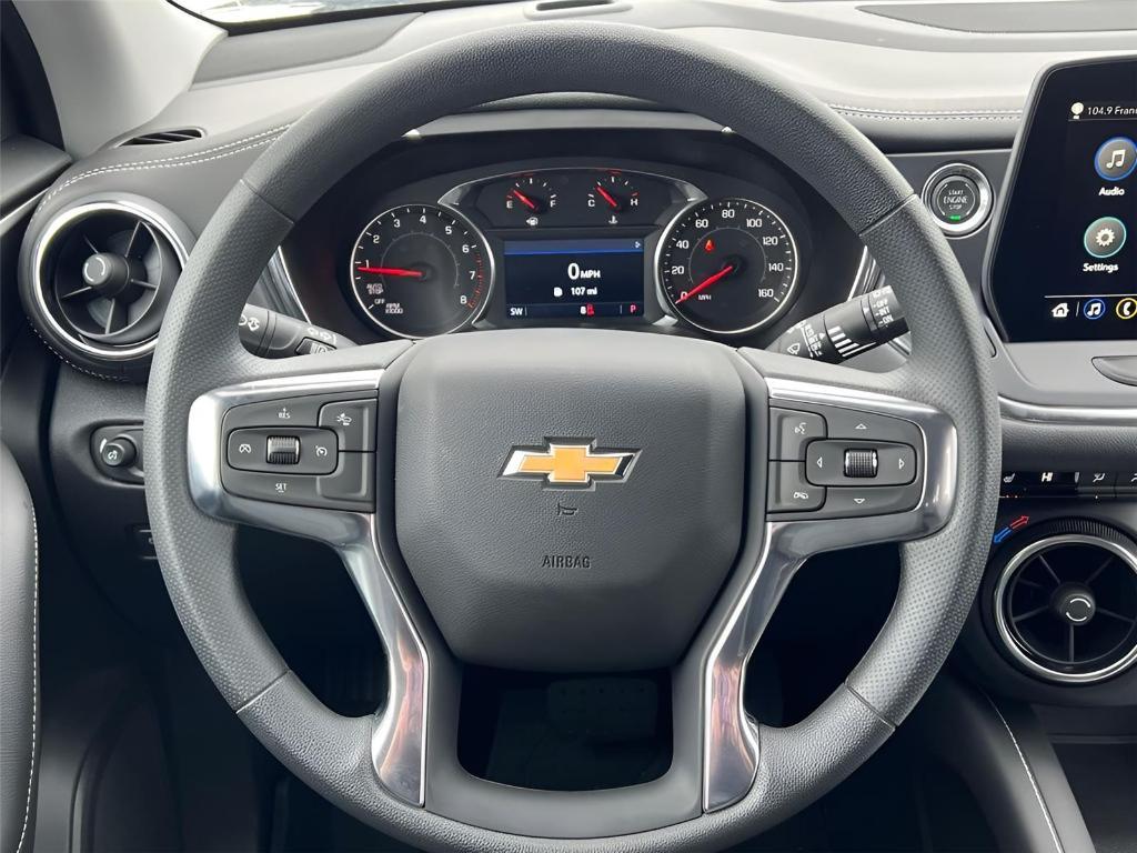 new 2025 Chevrolet Blazer car, priced at $36,913