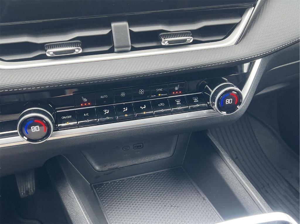 new 2026 Chevrolet Equinox car, priced at $33,858