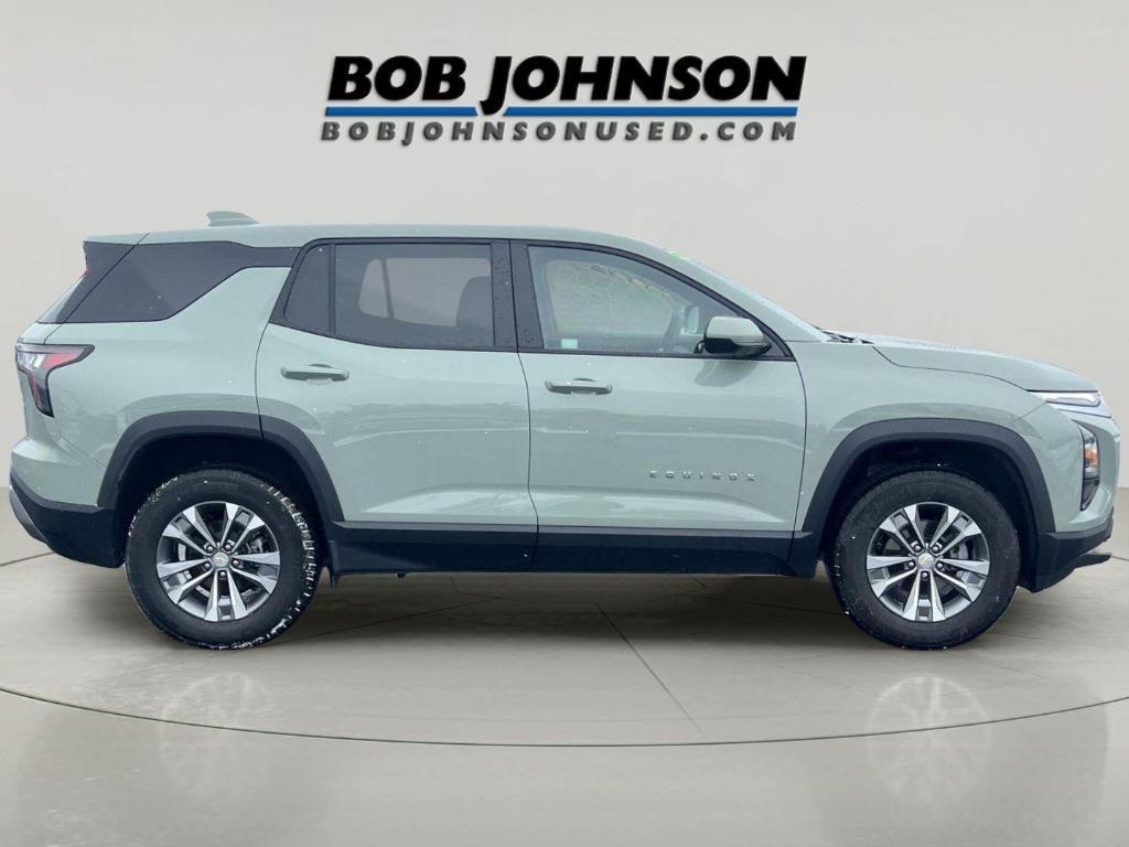 new 2026 Chevrolet Equinox car, priced at $33,858