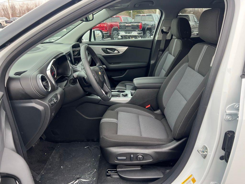 new 2025 Chevrolet Blazer car, priced at $39,855