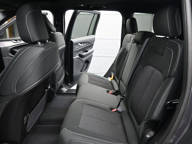 new 2025 Jeep Grand Cherokee car, priced at $40,874