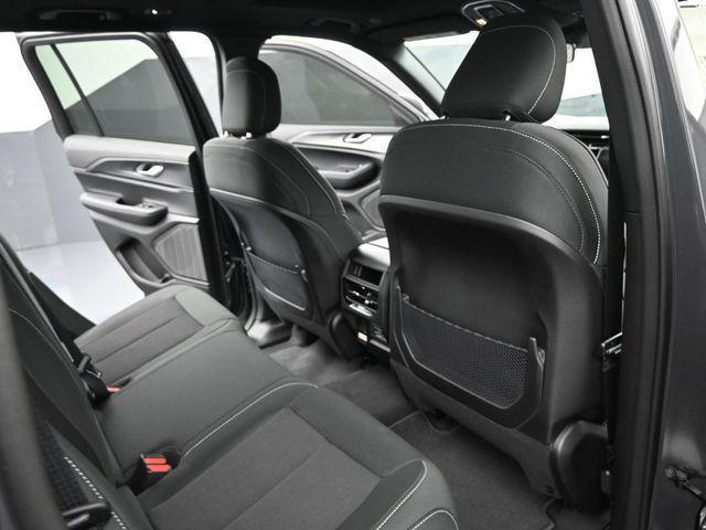 new 2025 Jeep Grand Cherokee car, priced at $40,874