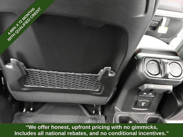 new 2025 Jeep Gladiator car, priced at $55,598