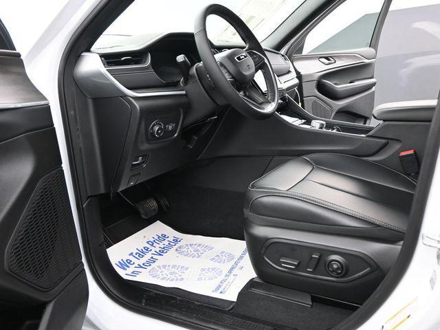 new 2025 Jeep Grand Cherokee car, priced at $48,538