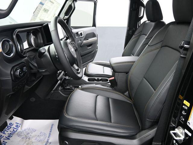 new 2025 Jeep Gladiator car, priced at $47,995