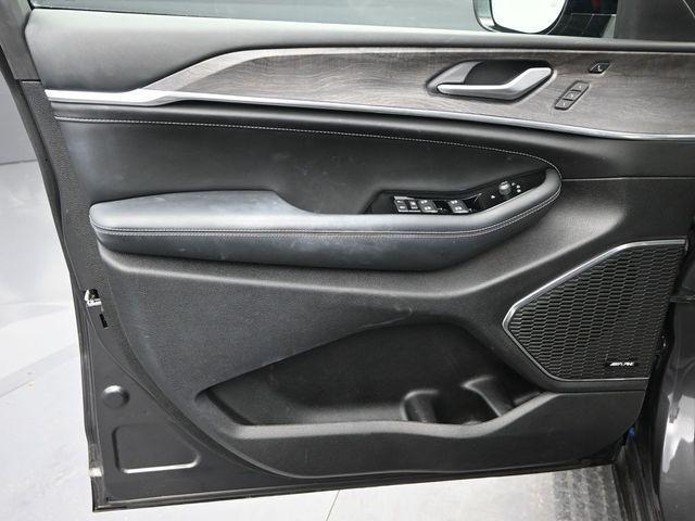 used 2023 Jeep Grand Cherokee car, priced at $39,349