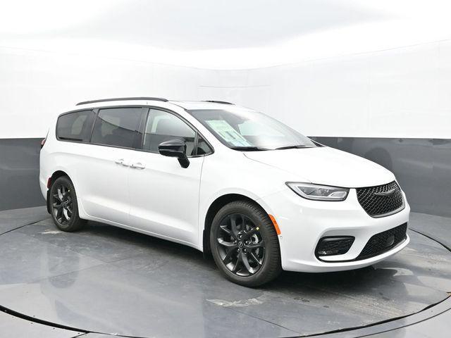 new 2026 Chrysler Pacifica car, priced at $48,618