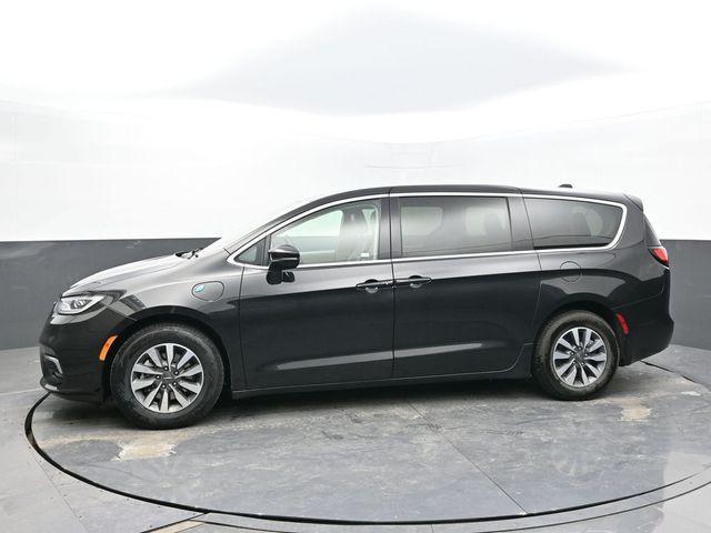 used 2024 Chrysler Pacifica Hybrid car, priced at $29,049