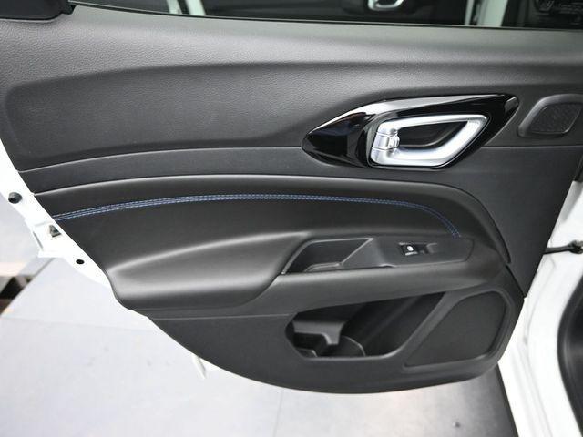 new 2025 Jeep Compass car, priced at $33,245