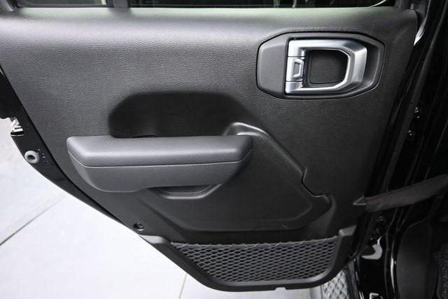 new 2026 Jeep Gladiator car, priced at $52,194
