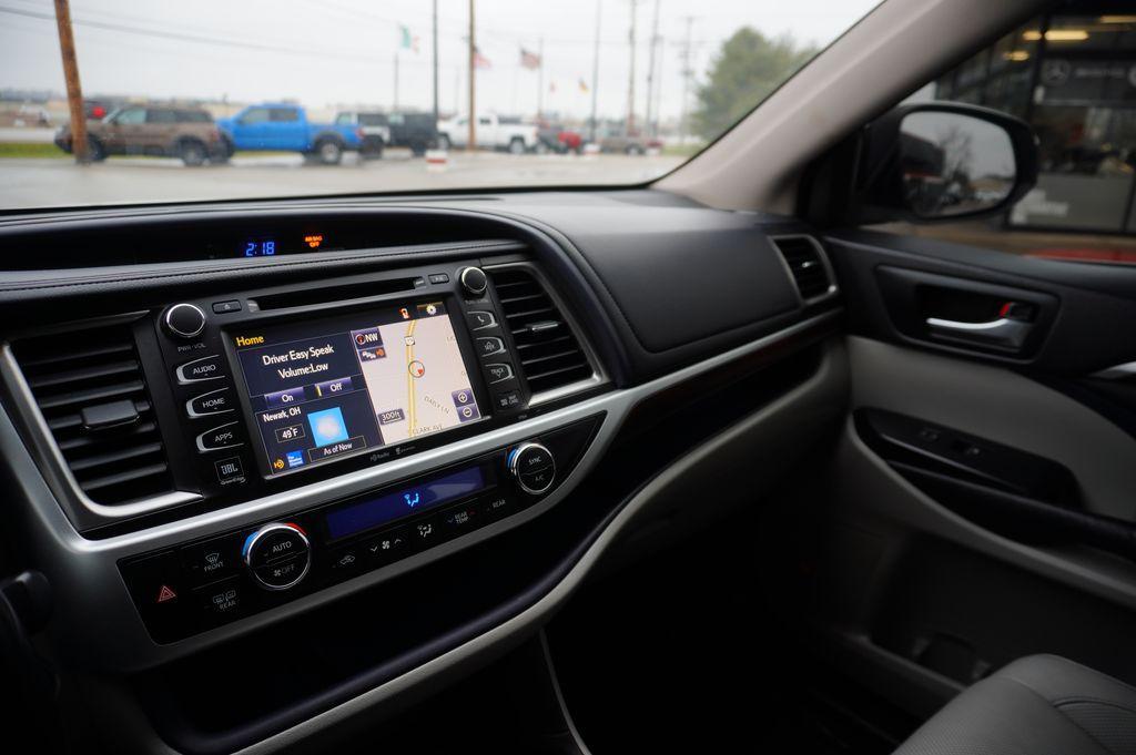 used 2015 Toyota Highlander car, priced at $13,636