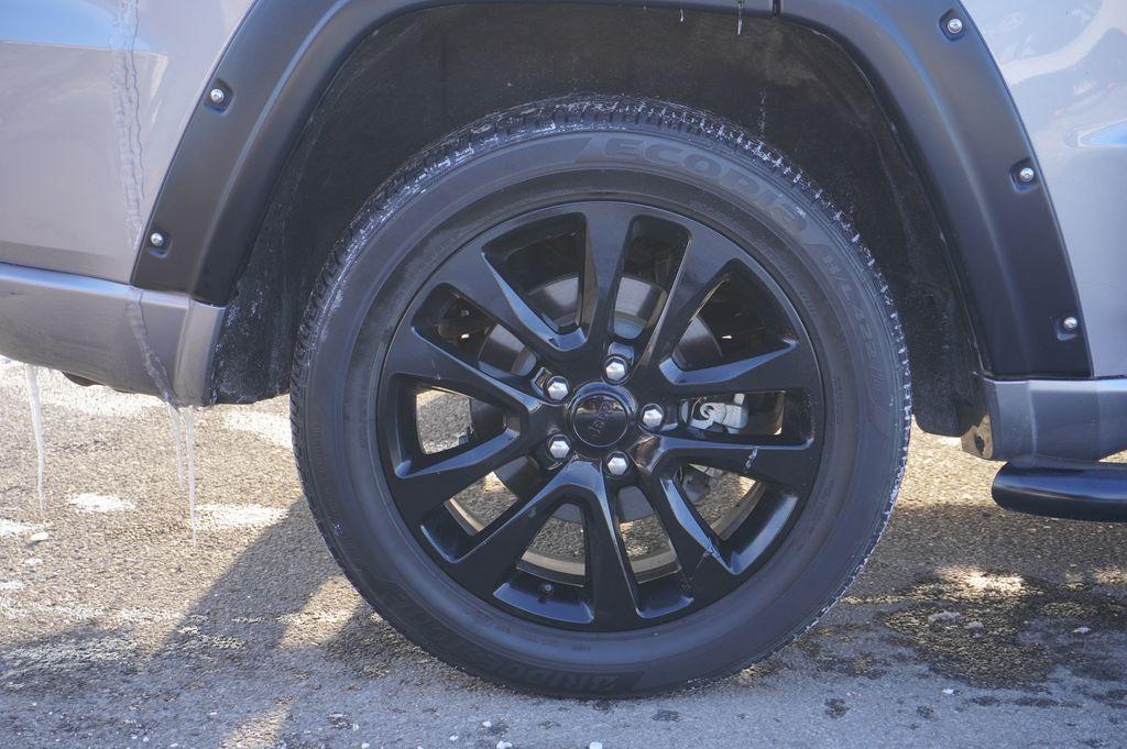 used 2017 Jeep Grand Cherokee car, priced at $18,500