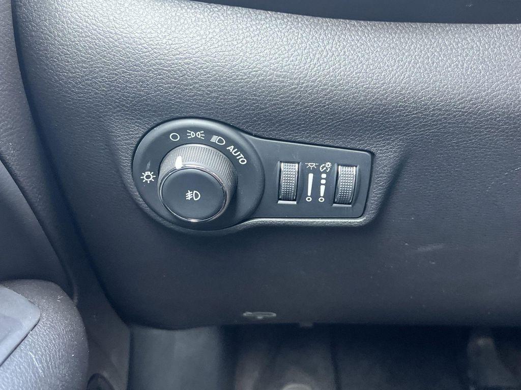 used 2025 Jeep Compass car, priced at $22,154