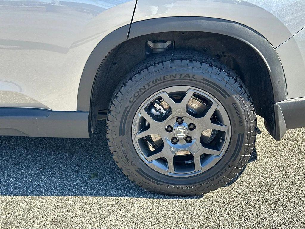 used 2025 Honda Pilot car, priced at $43,674