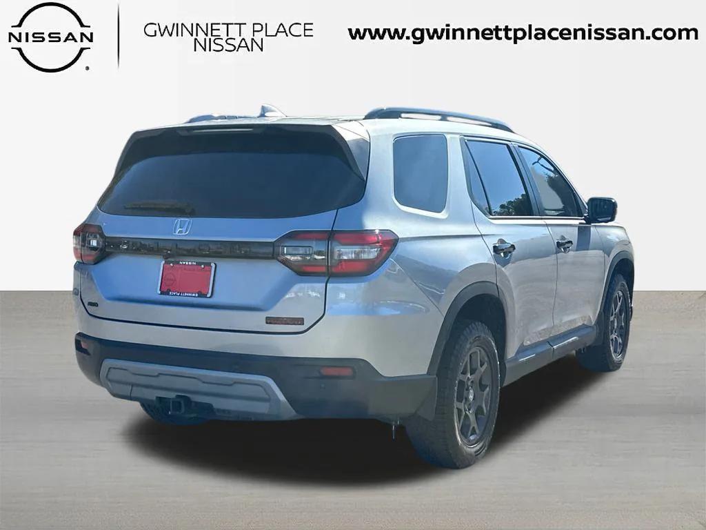 used 2025 Honda Pilot car, priced at $43,674