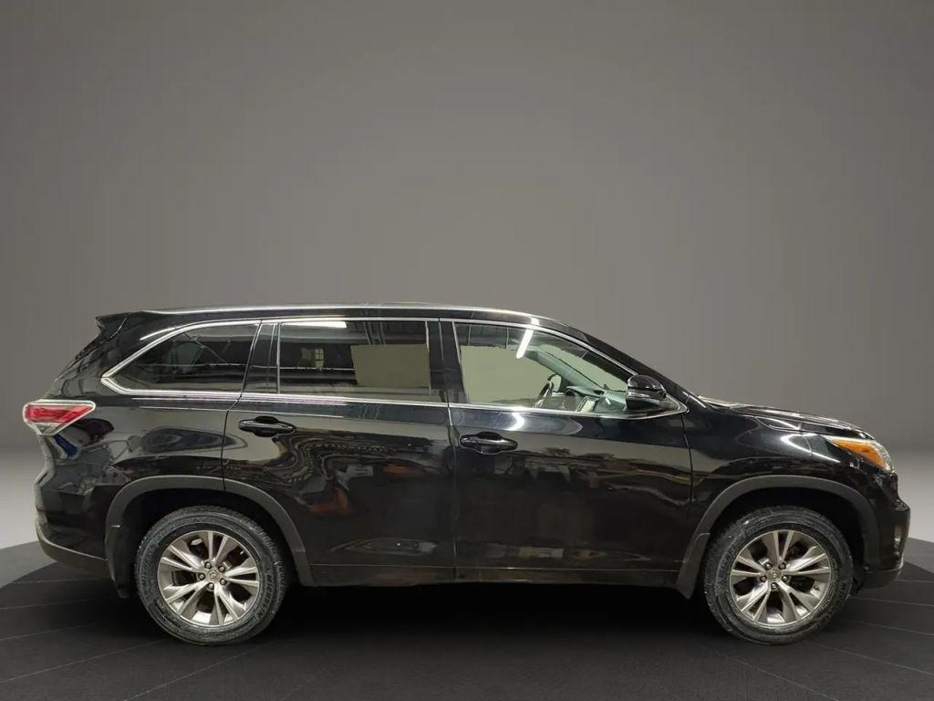 used 2015 Toyota Highlander car, priced at $15,275