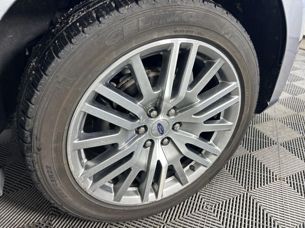 used 2024 Ford Expedition car, priced at $51,360