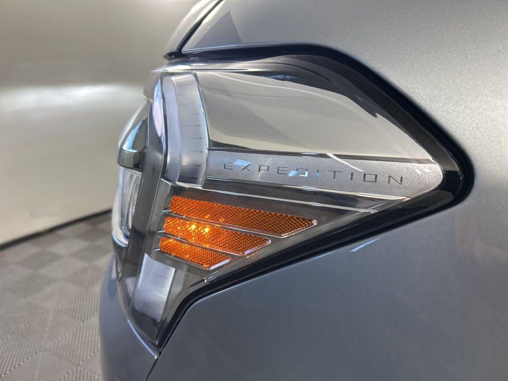 used 2024 Ford Expedition car, priced at $51,360