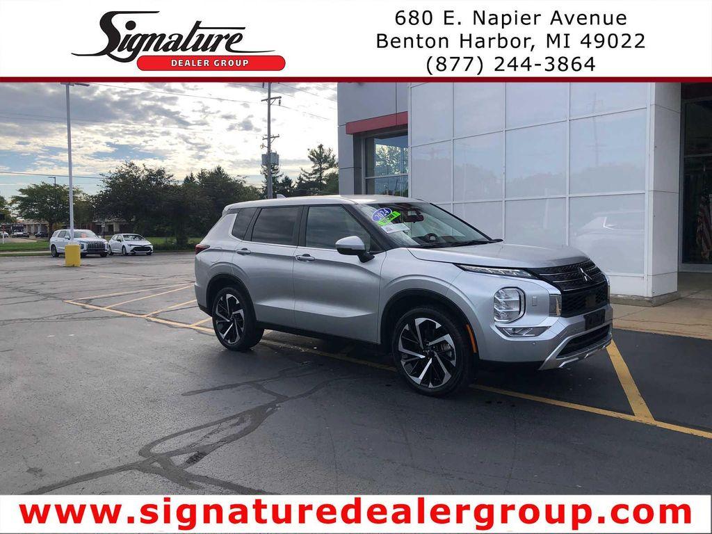 used 2024 Mitsubishi Outlander car, priced at $25,990
