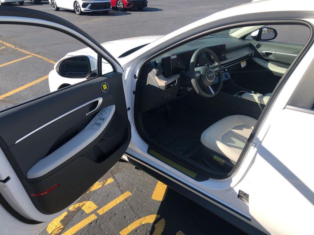 new 2026 Hyundai Sonata Hybrid car, priced at $30,519