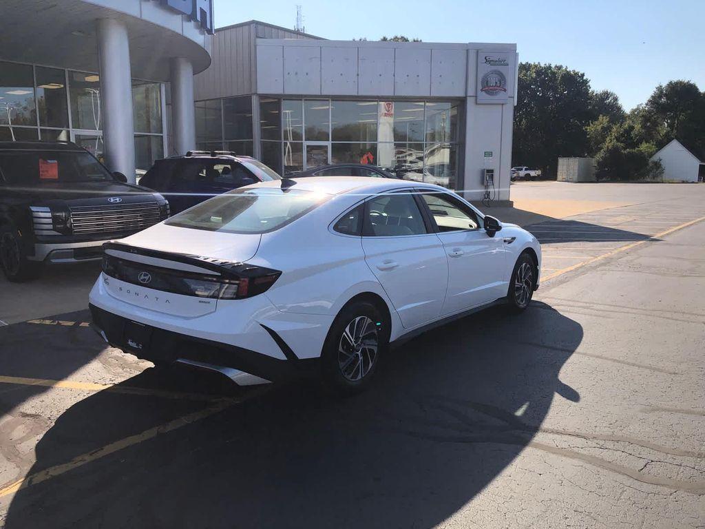new 2026 Hyundai Sonata Hybrid car, priced at $30,519