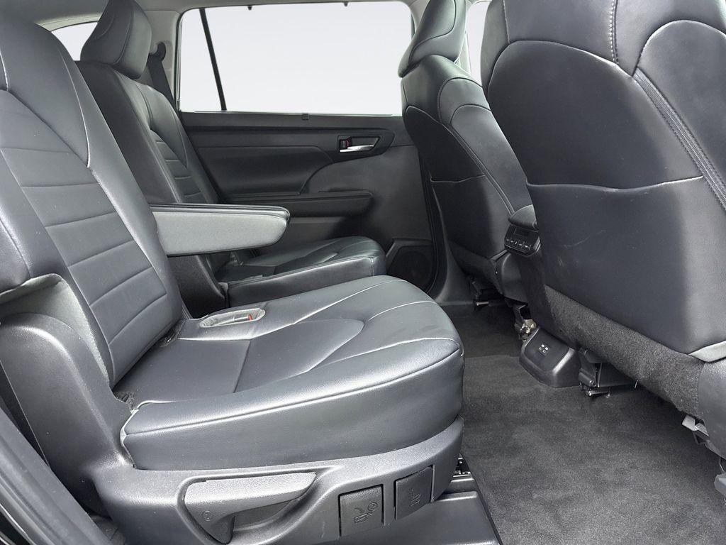 used 2023 Toyota Highlander car, priced at $38,500