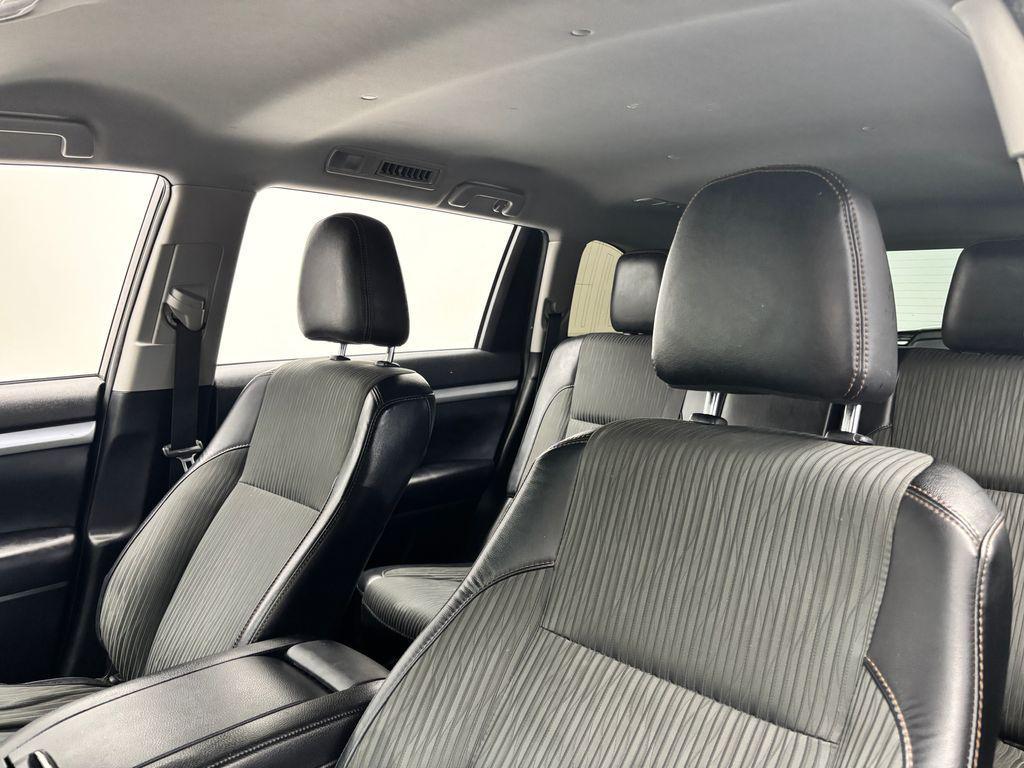 used 2019 Toyota Highlander car, priced at $22,700