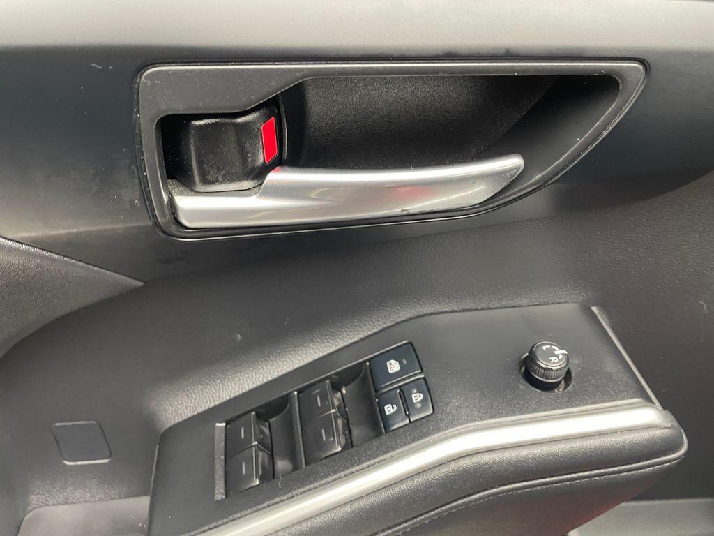 used 2021 Toyota Highlander car, priced at $32,900