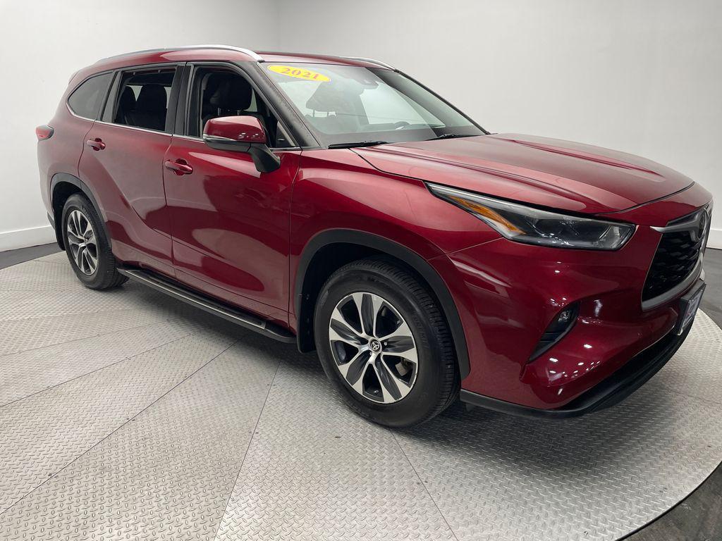 used 2021 Toyota Highlander car, priced at $32,900