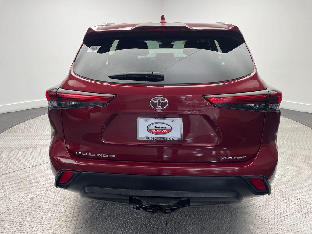 used 2021 Toyota Highlander car, priced at $32,900