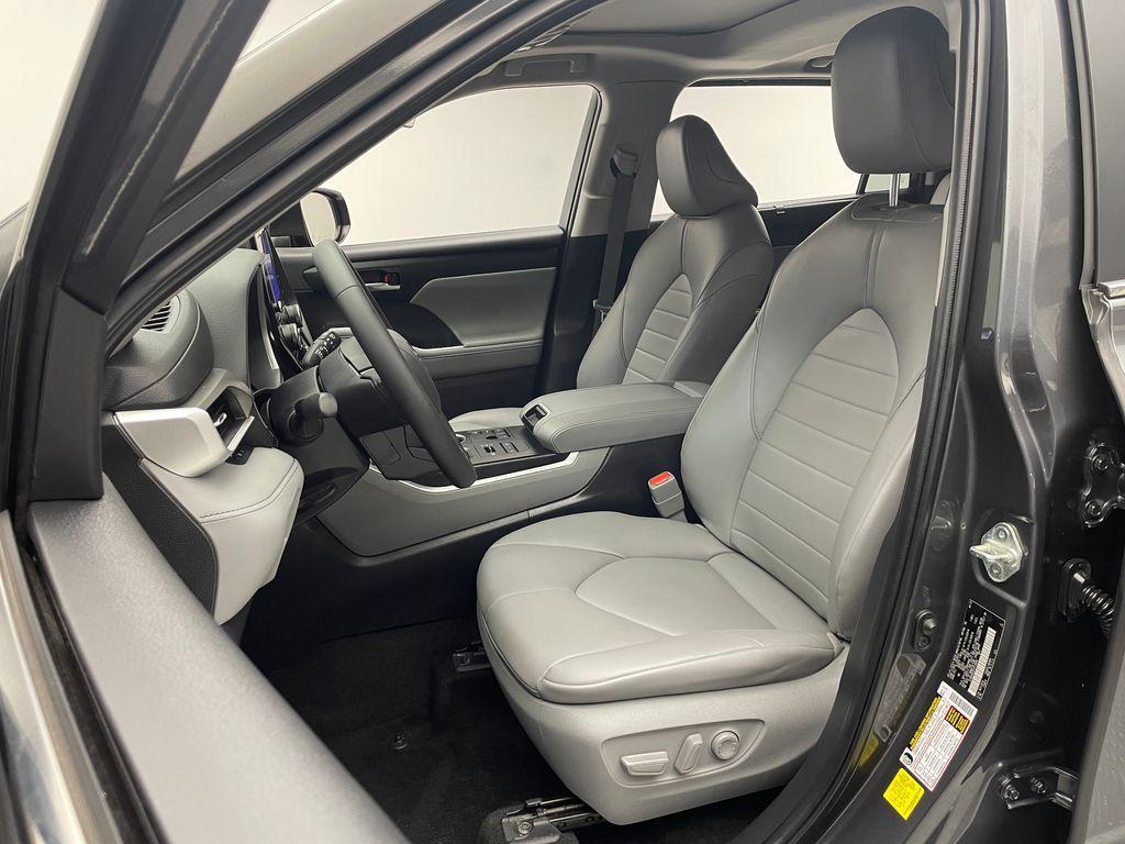 used 2023 Toyota Highlander car, priced at $23,900