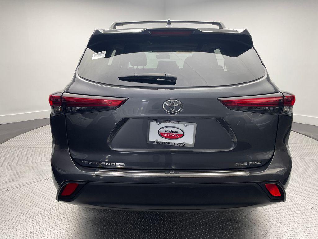 used 2023 Toyota Highlander car, priced at $23,900